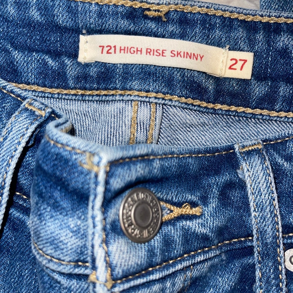Womens Levi’s high rise skinny jeans